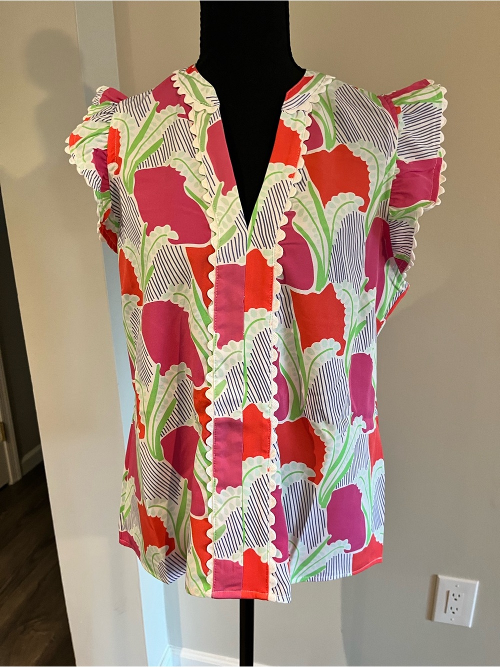 Mary Square NWT ⭐️ Flutter Sleeve Blouse | Sz S